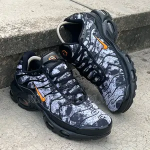 Original Nike Tn Air Max Black / Orange Sneakers