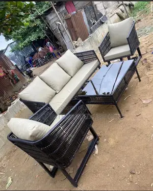 Quality Outdoor Chair 5seaters With Center Table