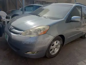 Toyota Sienna for Hire