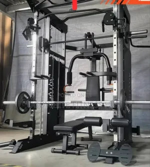 Multifunctional Smith Machine Designed for Comprehensive