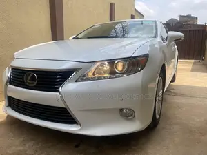 Lexus ES 350 FWD 2014 White