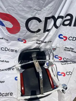 Pay Small Small Salon Barbing Chair on Cdcare.App