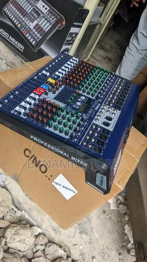 Yamaha Signature 12 Chanel Professional Mixer