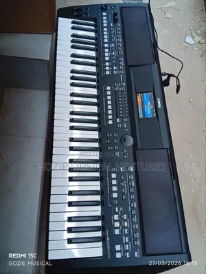 A Very High Quality Yamaha Keyboard PRS Sx 600 With Amazing Sound