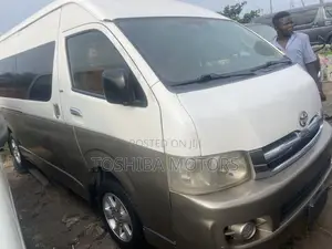 Toyota HiAce 2015 White