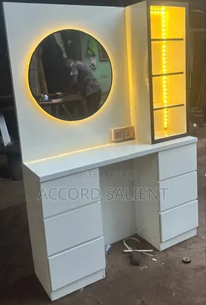 Classic Dressing/Makeup Mirror