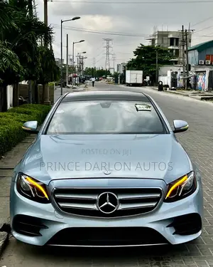 Mercedes-Benz E300 4Matic AWD Sedan (2.0L 4cyl 9A) 2017