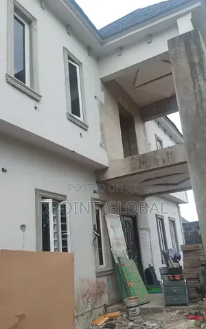 6bdrm Duplex in High Castle, Boys Town for sale