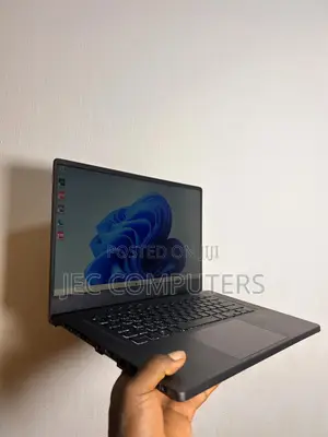 Laptop Asus ROG Zephyrus G14 24GB AMD Ryzen 7 SSD 512GB
