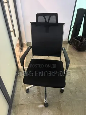 Office Chair / Modern Swivel Chair