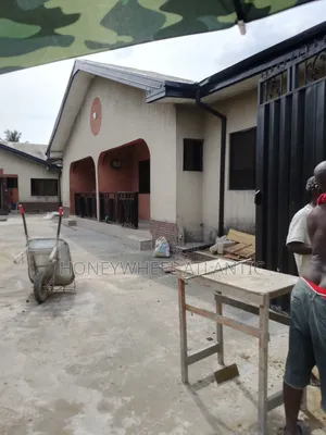 2bdrm Bungalow in Rumukrushi Pipeline, Port-Harcourt for rent