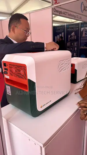Cola Solar Generator With 1.2kva Built-in Inverter(Cola 3600)