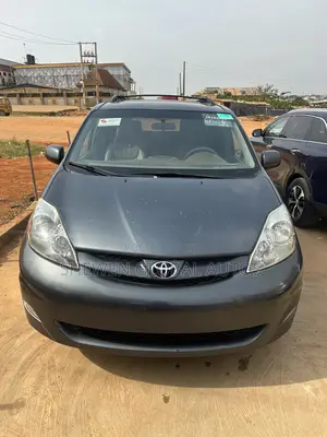Toyota Sienna XLE 2008 Gray