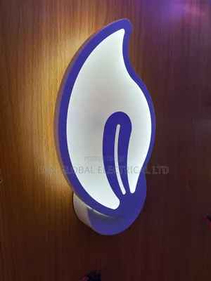 Modern Acrylic Led Wall Light – Petal/Flame Design