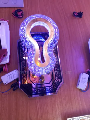 Crystal Wall Lamp – Modern Keyhole Design