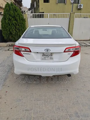 Toyota Camry SE 4dr Sedan (2.5L 4cyl 6A) 2013 White