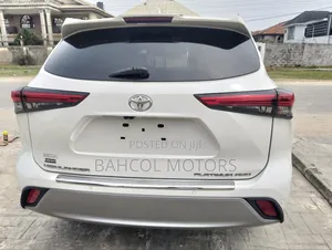 Toyota Highlander Limited 2021 White