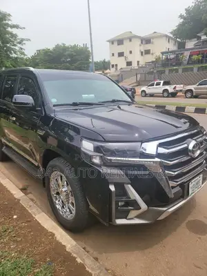 Toyota Land-Cruiser for Hire