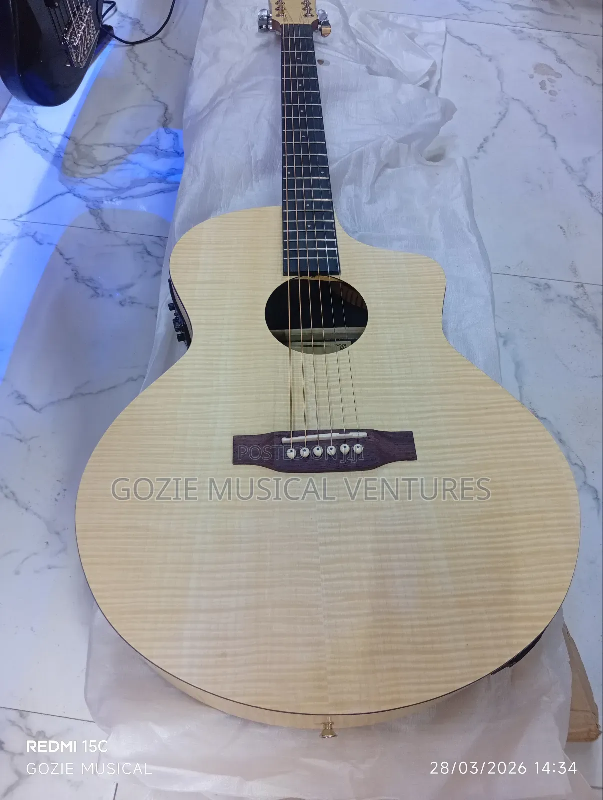Deviser Semi Acoustic Guitar 6 Strings