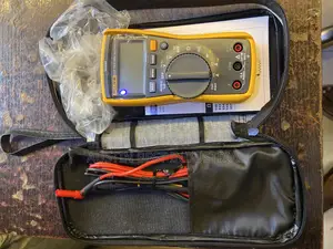 Fluke 117 Digital Multimeter