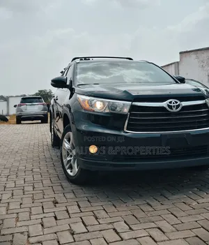 Toyota Highlander Limited Platinum 4dr SUV AWD (3.5L 6cyl 6A) 2015