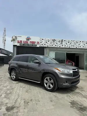 Toyota Highlander Limited Platinum 4dr SUV AWD (3.5L 6cyl 6A) 2015 Gray