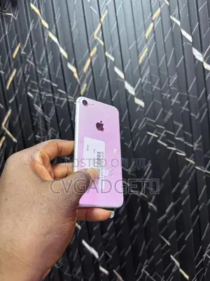 New Apple iPhone 7 32 GB Gold