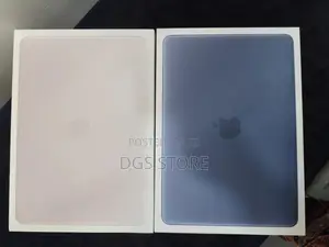 New Laptop Apple MacBook 8GB SSD 256GB