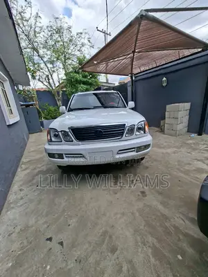 Lexus LX 470 AWD 2000 White