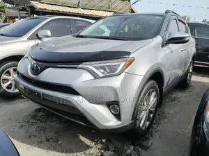 Toyota RAV4 Limited FWD (2.5L 4cyl 6A) 2017 Silver