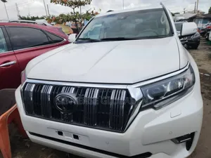 Toyota Land Cruiser Prado 2023 White