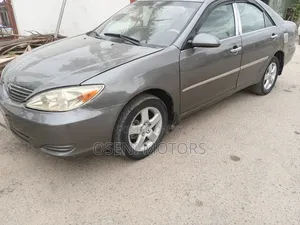 Toyota Camry LE 4dr Sedan (2.4L 4cyl 4A) 2004 Gray