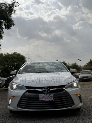 Toyota Camry XLE 4dr Sedan (2.5L 4cyl 6A) 2016 White