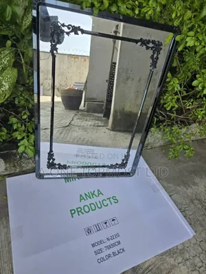 Black Frame Design Mirror