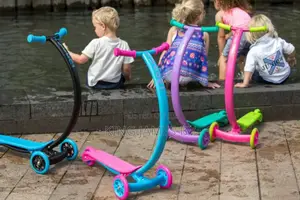 Curved Manual Scooter