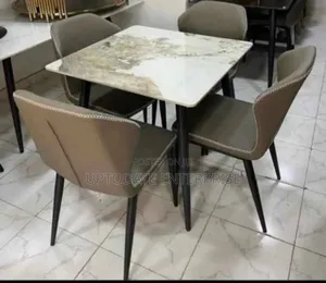 Simple 4 Seaters Marble Dining Set