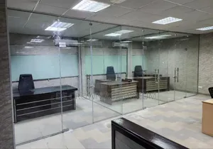 Frameless Office Partition With 10mm Clear Glass – Modern Open Work