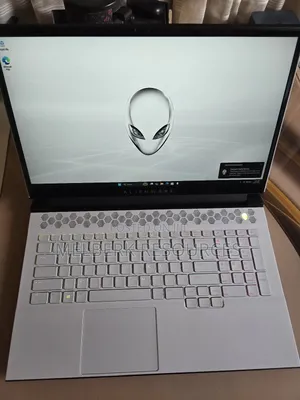 Laptop Dell Alienware M17 R4 32GB Intel Core i7 SSD 1T