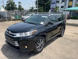 Toyota Highlander XLE 4x2 V6 (3.5L 6cyl 8A) 2018 Black