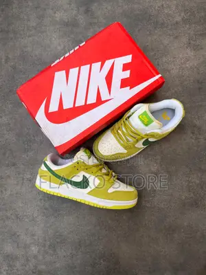 Original Nike Sb Dunk Low Green Apple Sneakers