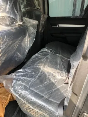 New Toyota Hilux 2024 Black