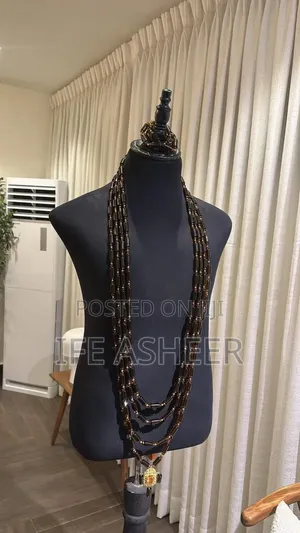 4 Layers Chocolate Brown Men's Traditional Bead