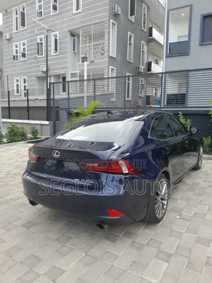 Lexus IS 2015 Blue