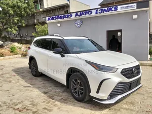 Toyota Highlander XSE 2022 White