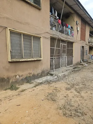 3bdrm Block of Flats in Aina, Berger for sale