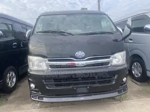Toyota HiAce 2015 Black