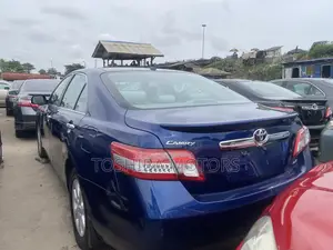 Toyota Camry LE 4dr Sedan (2.5L 4cyl 6A) 2011 Blue
