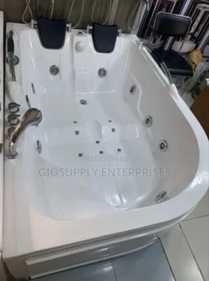 Two Jacuzzi Bathtub With Headrests Built-in Jets for Relaxation