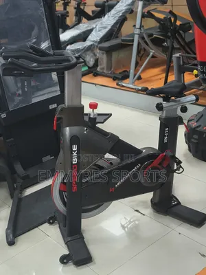 Commercial Spinning Bike – Heavy Duty Indoor Cycling Machine