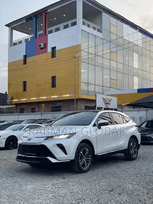 Toyota Venza XLE 2022 White